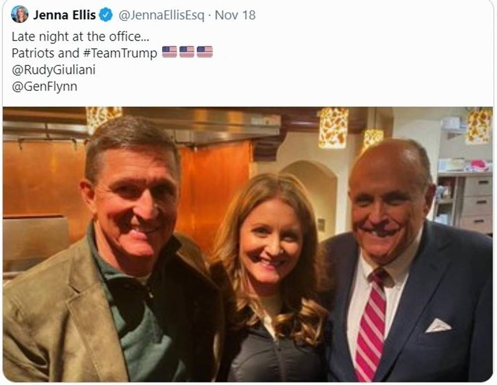 我们人民很好的代表|圣诞老人冲浪(海滩广播)