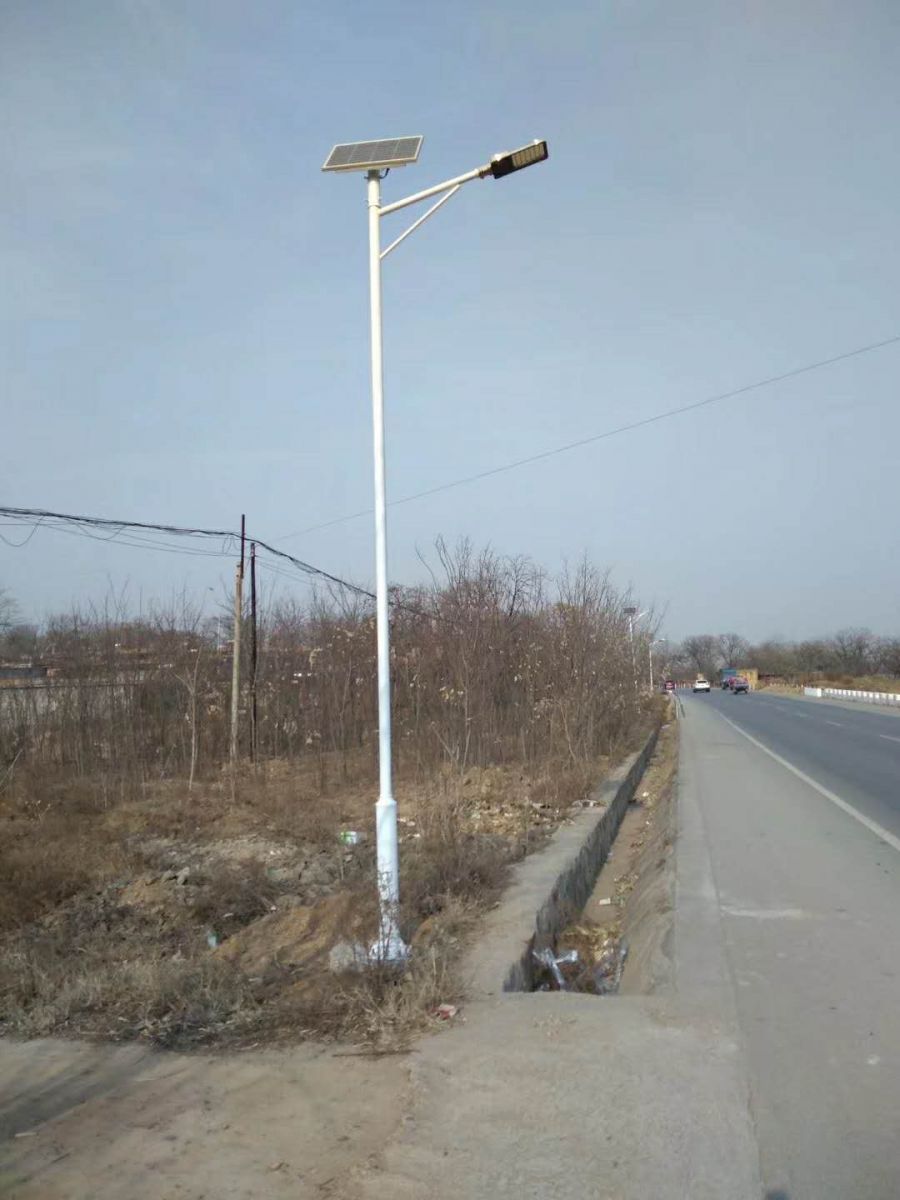 农村6米30w锂电太阳能路灯多少钱一个 配置方案是什么