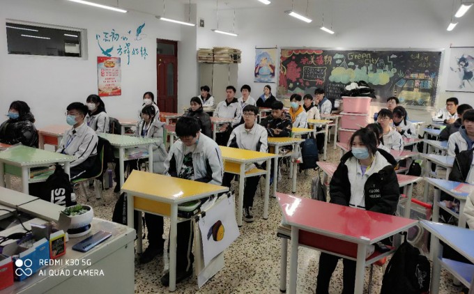 哈二职动画专业的同学参加宣讲