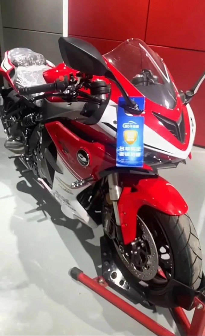 王创学长新购的“座驾”